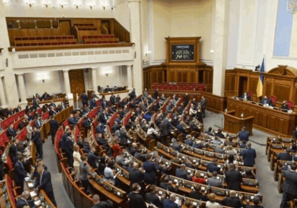 Верховная Рада проголосовала за введение режима ЧП в Украине Верховная Рада проголосовала за введение режима ЧП в Украине