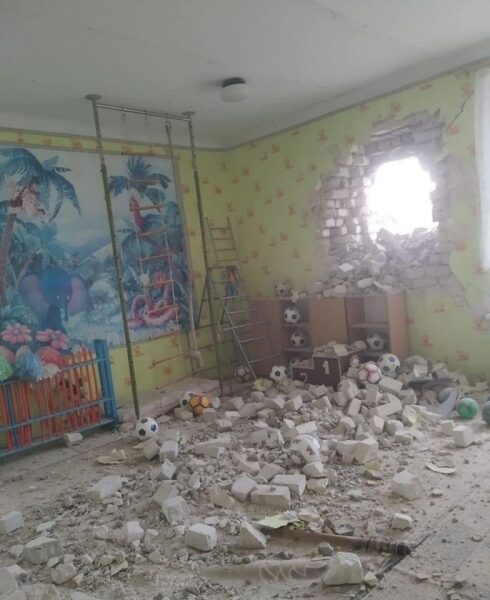 В Станице Луганской боевики обстреляли детский сад: есть пострадавшие В Станице Луганской боевики обстреляли детский сад: есть пострадавшие