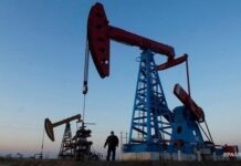 Цена на нефть упала ниже 100 долларов