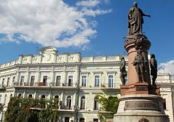 Снос памятника Екатерине II в Одессе: что решили в мэрии Снос памятника Екатерине II в Одессе: что решили в мэрии