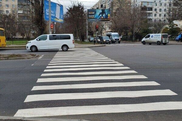 В Одессе на некоторых улицах обновили разметку В Одессе на некоторых улицах обновили разметку