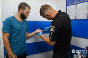 "Налет" на хостел переселенцев в Одессе: в полиции рассказали свою версию "Налет" на хостел переселенцев в Одессе: в полиции рассказали свою версию