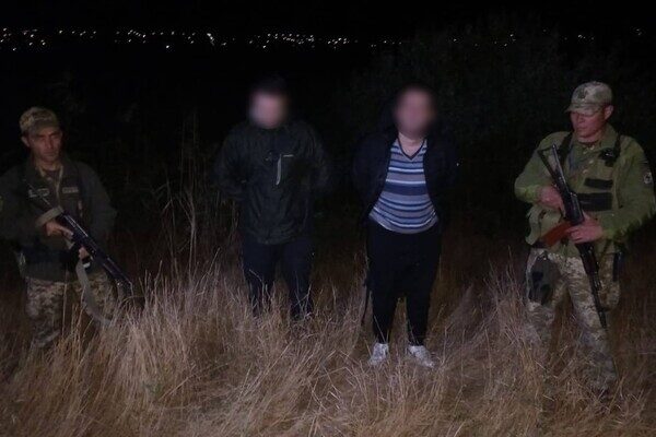 В Одесской области задержали двух мужчин, которые пыталсь сбежать за границу В Одесской области задержали двух мужчин, которые пыталсь сбежать за границу