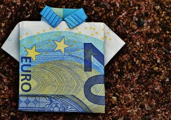 Курс валют в Украине 6 сентября 2024: сколько стоит доллар и евро