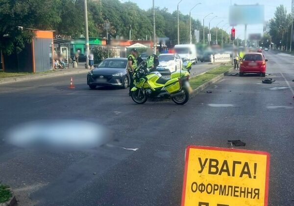 Утром на проспекте Небесной сотни произошло смертельное ДТП Утром на проспекте Небесной сотни произошло смертельное ДТП