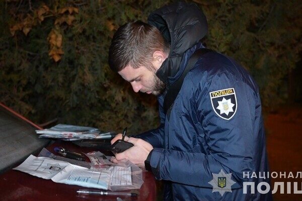 Обещали отсрочку от мобилизации: под Одессой поймали двух работников ТЦК Обещали отсрочку от мобилизации: под Одессой поймали двух работников ТЦК