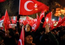 Массовые протесты в Турции после ареста соперника Эрдогана