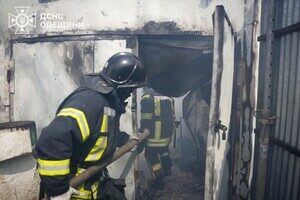 В Одессе горела СТО: получили повреждения автомобиль и здание В Одессе горела СТО: получили повреждения автомобиль и здание