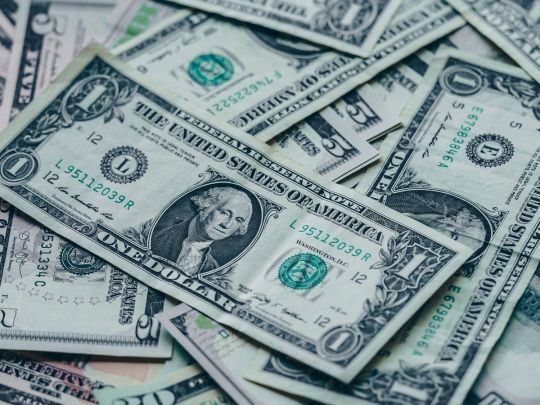 На тлі мит Трампа слабшає долар: на скільки він подешевшав в Україні
