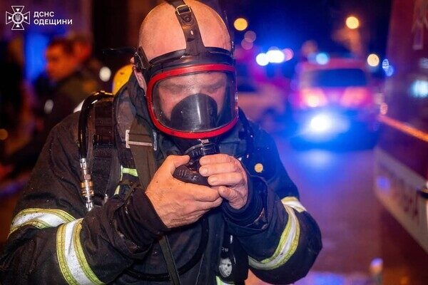 В центре Одессы горел дом на Преображенской: подробности от спасателей В центре Одессы горел дом на Преображенской: подробности от спасателей