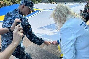 День ВМС Украины: на Потемкинской лестнице в Одессе установили национальный рекорд День ВМС Украины: на Потемкинской лестнице в Одессе установили национальный рекорд