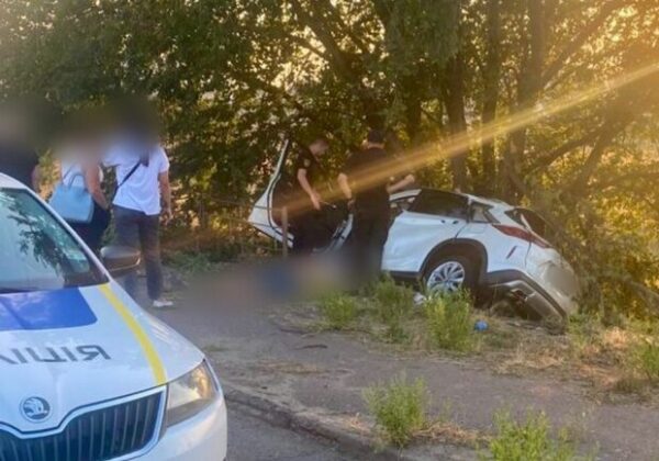 В Одесском районе автомобиль съехал в кювет: есть погибший В Одесском районе автомобиль съехал в кювет: есть погибший