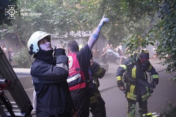 В Одессе из-за замыкания кондиционера вспыхнул пожар в квартире В Одессе из-за замыкания кондиционера вспыхнул пожар в квартире