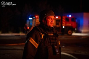 Масштабные пожары в пригороде Одессы: последствия ночной атаки БпЛА (обновлено) Масштабные пожары в пригороде Одессы: последствия ночной атаки БпЛА (обновлено)