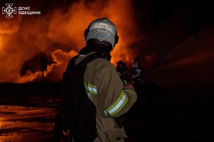 Масштабные пожары в пригороде Одессы: последствия ночной атаки БпЛА (обновлено) Масштабные пожары в пригороде Одессы: последствия ночной атаки БпЛА (обновлено)