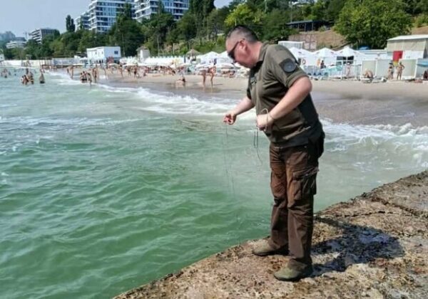 На пляжах Одессы проверили воду на мазут: результаты обнадеживают На пляжах Одессы проверили воду на мазут: результаты обнадеживают