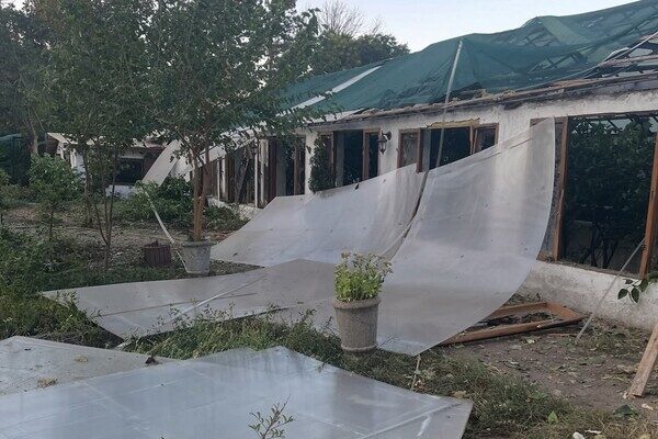РФ обстреляла Ботанический сад Одессы: получили повреждения теплицы и растения РФ обстреляла Ботанический сад Одессы: получили повреждения теплицы и растения