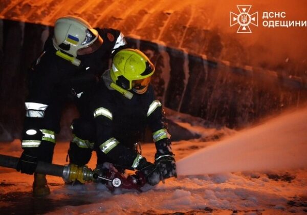 Вражеские дроны атаковали Одессу и район: шесть пострадавших, среди них дети Вражеские дроны атаковали Одессу и район: шесть пострадавших, среди них дети