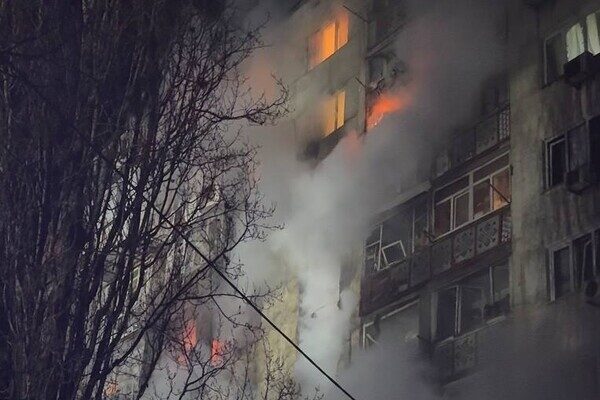 В Одессе БпЛА попали в многоэтажки: среди пострадавших дети, в том числе младенец В Одессе БпЛА попали в многоэтажки: среди пострадавших дети, в том числе младенец