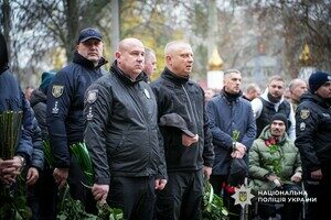 Погиб на востоке Украины: в Одессе простились с полицейским Николаем Яковецким
