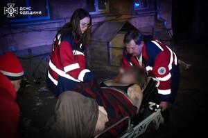 В центре Одессы горела квартира: пострадала женщина, среди спасенных ребенок В центре Одессы горела квартира: пострадала женщина, среди спасенных ребенок