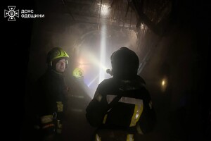 В центре Одессы горела квартира: пострадала женщина, среди спасенных ребенок В центре Одессы горела квартира: пострадала женщина, среди спасенных ребенок