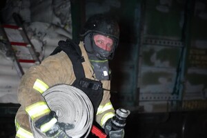 Ночной обстрел Одесской области: пострадали объекты в порту и судно Ночной обстрел Одесской области: пострадали объекты в порту и судно