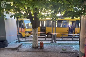 Утренний удар по остановке в Одессе: получили осколочные ранения люди Утренний удар по остановке в Одессе: получили осколочные ранения люди