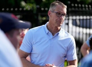 Кандидат Трампа в Айове проиграл ключевые праймериз